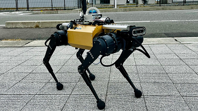 Sim2Realを活用した四脚歩行ロボット